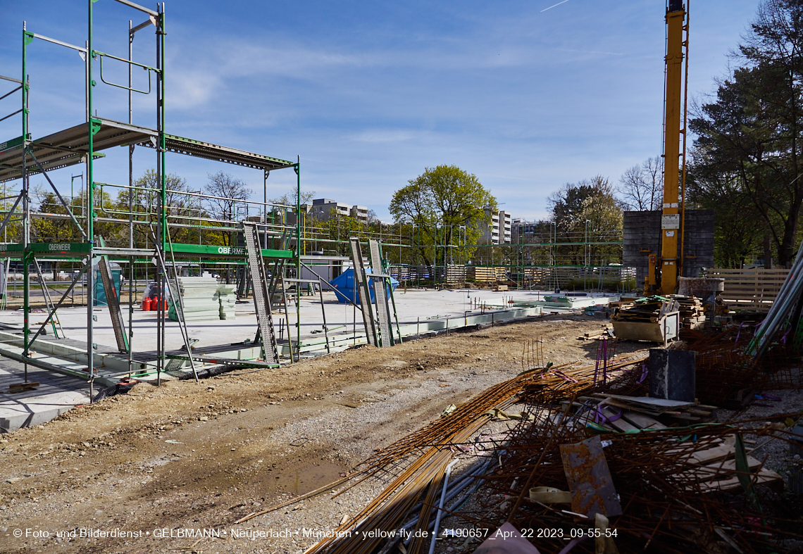 22.04.2023 - Luft- und Ebenenfotos vom Haus für Kinder in der Quiddestraße in Neuperlach